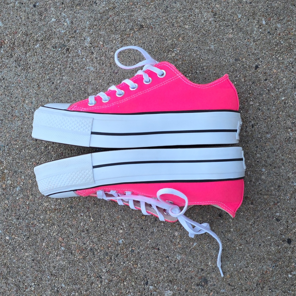 Converse Chuck Taylor All Star Low  Canvas Neon Pink Sneakers Size 7 - Picture 5 of 14